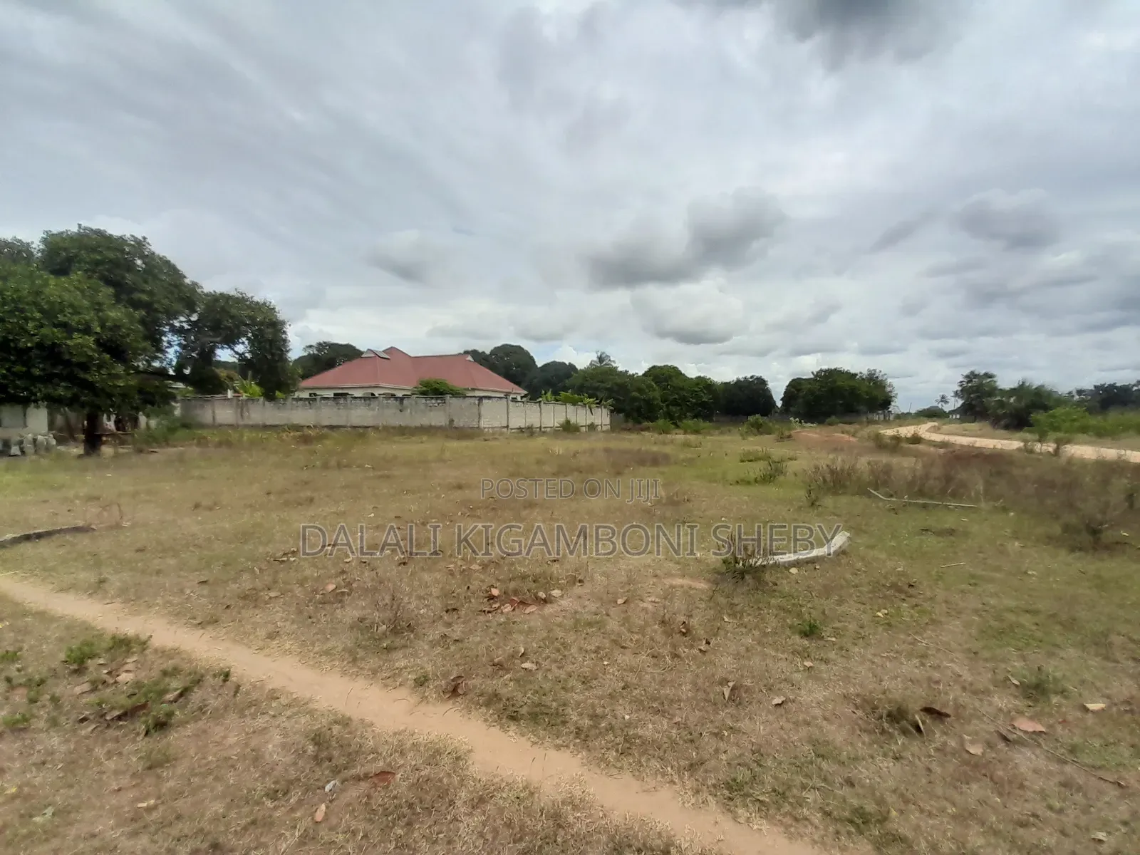 Kiwanja Kinauzwa Kigamboni Geza Ulole