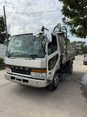 Mitsubishi Fuso Fighter Tipper