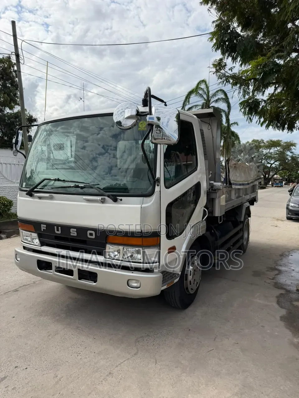 Mitsubishi Fuso Fighter Tipper