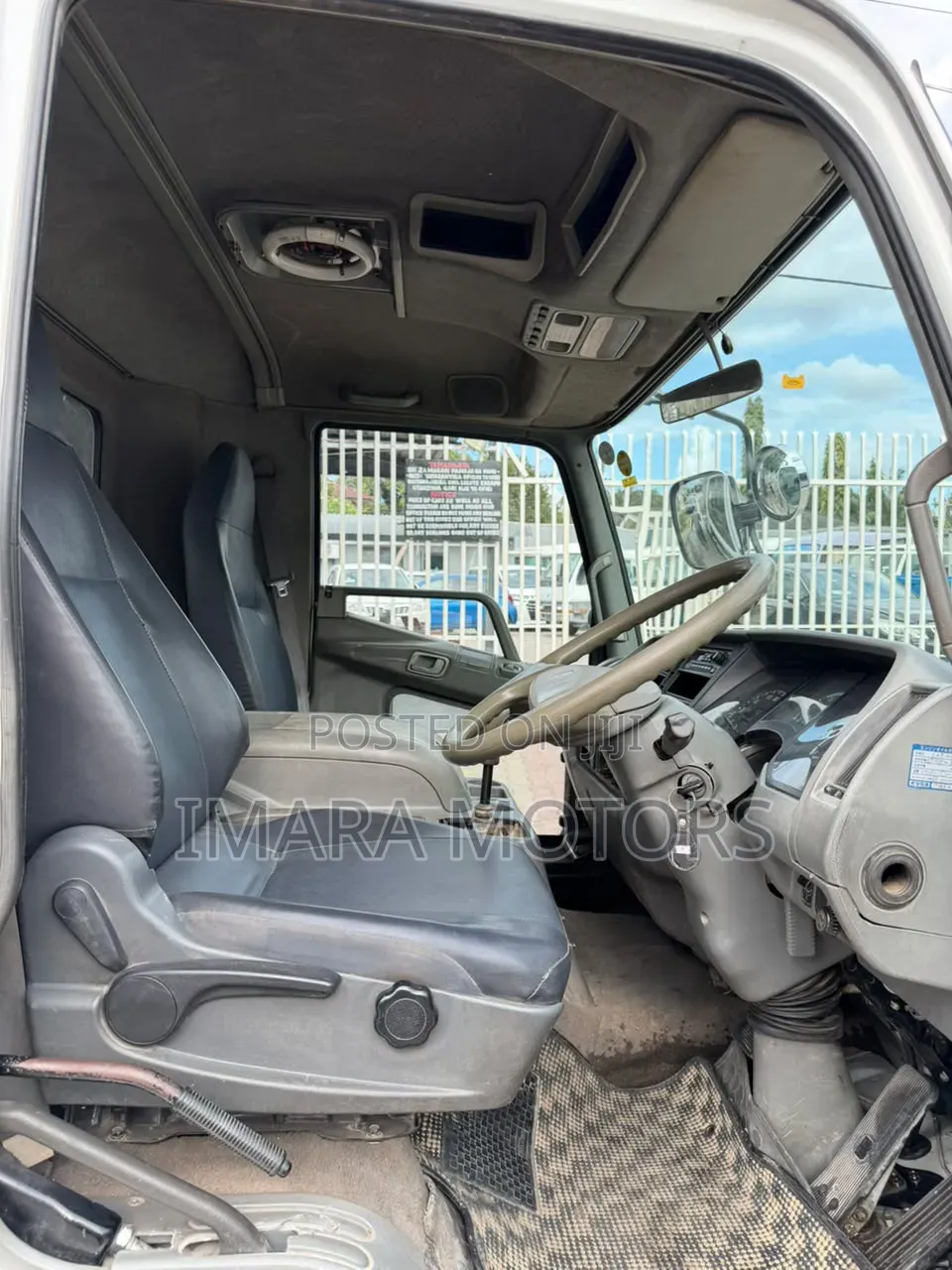 Mitsubishi Fuso Fighter Tipper
