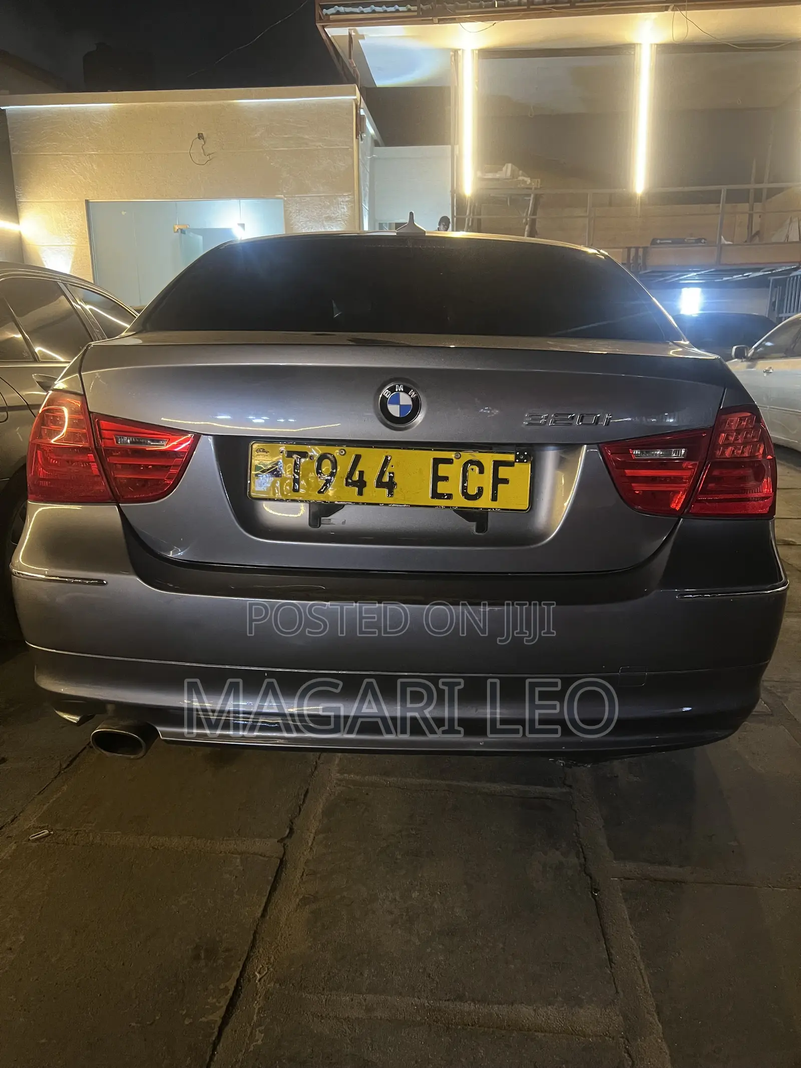 BMW 3 Series 316i RWD 2010 Gray