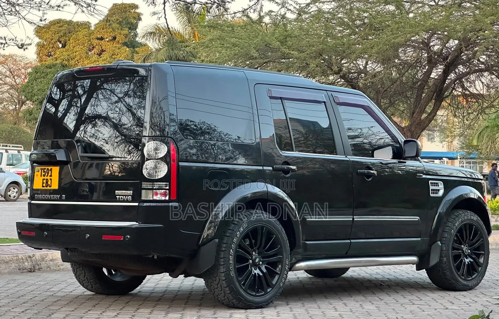 Land Rover Discovery 2010 Matt Black