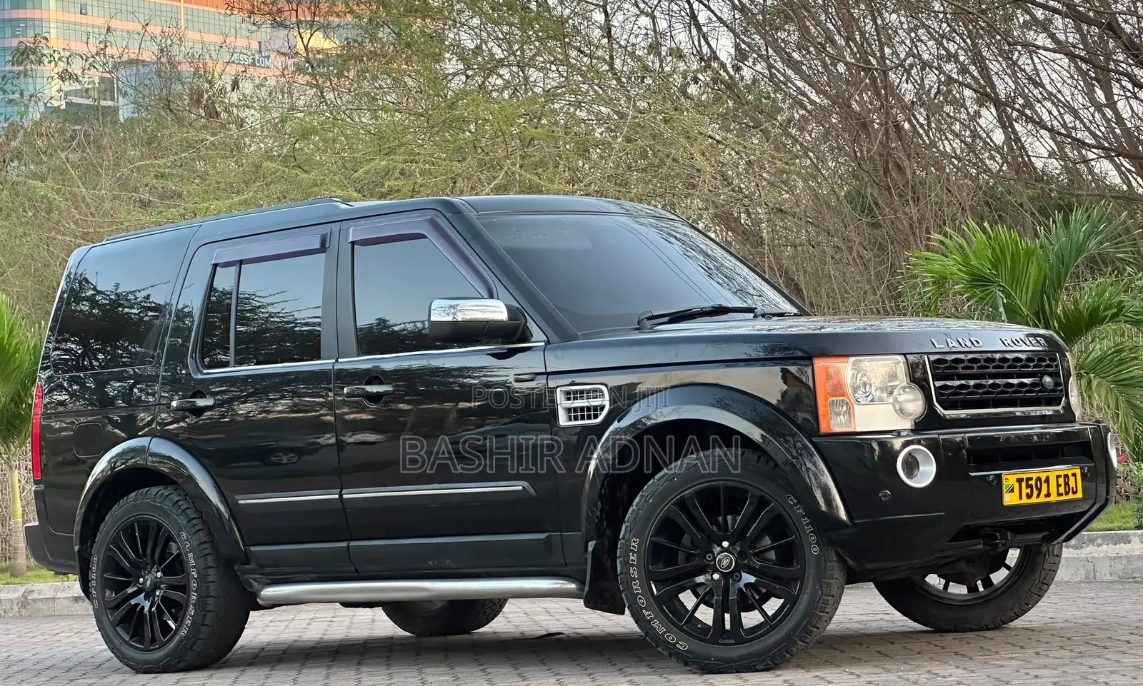 Land Rover Discovery 2010 Matt Black