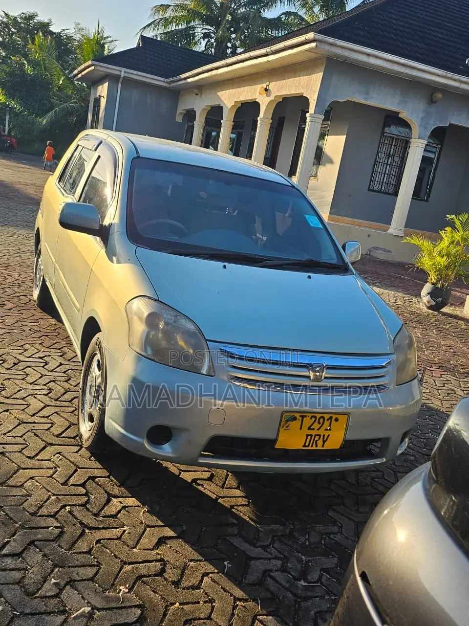 Toyota Raum 2008 Gold