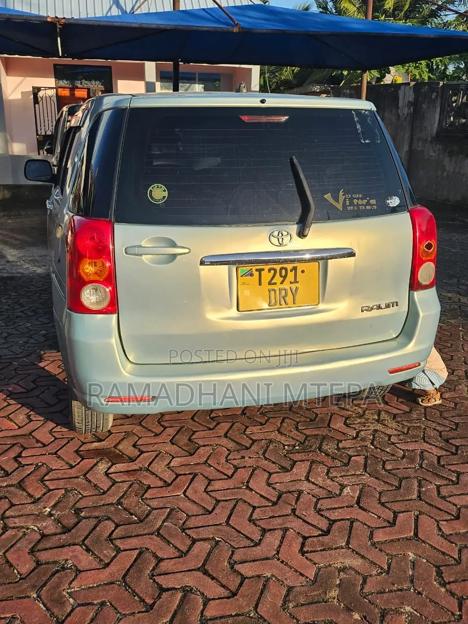 Toyota Raum 2008 Gold