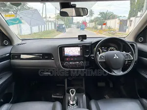 Mitsubishi Outlander 2013 White