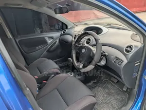 Toyota Vitz 2005 Blue