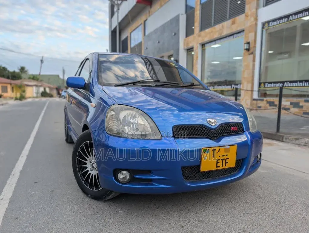 Toyota Vitz 2005 Blue