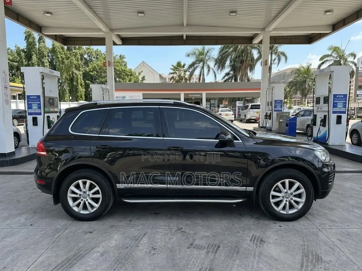 Volkswagen Touareg 2014 Black