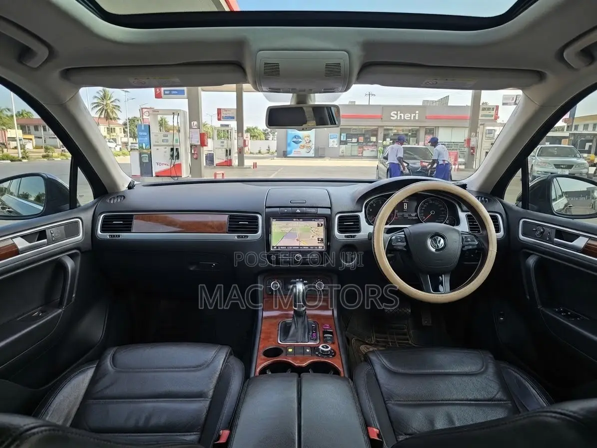 Volkswagen Touareg 2014 Black