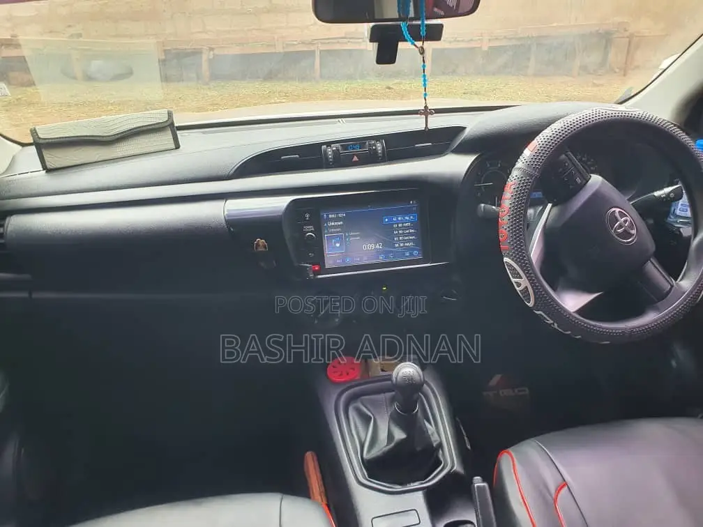 Toyota Hilux Revo Double Cab Deisel 2.4 AWD 2021 Silver