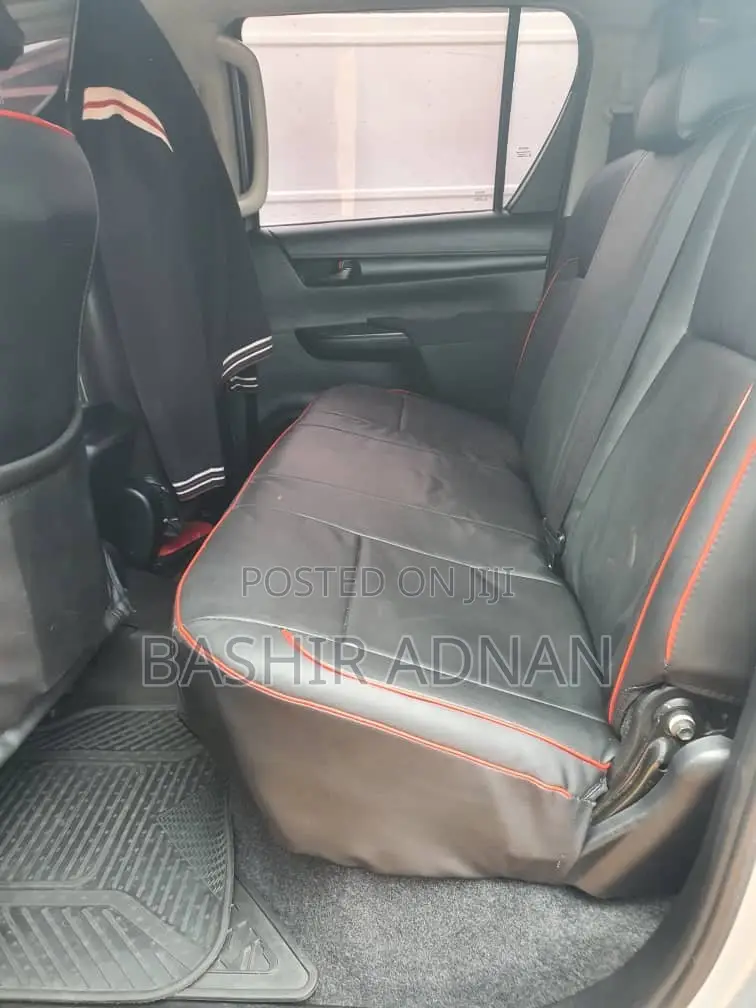 Toyota Hilux Revo Double Cab Deisel 2.4 AWD 2021 Silver