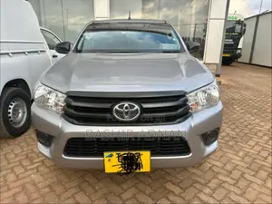Toyota Hilux Revo Double Cab Deisel 2.4 AWD 2021 Silver