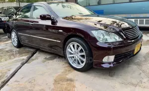 Toyota Crown Royale 2005 Maroon