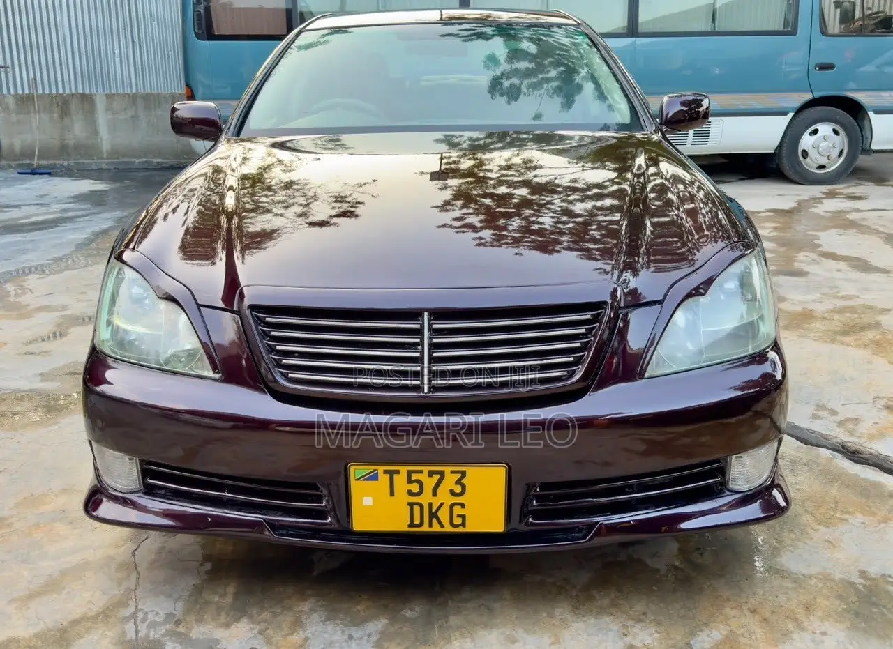 Toyota Crown Royale 2005 Maroon