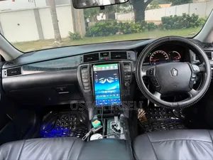 Toyota Crown 2007 White