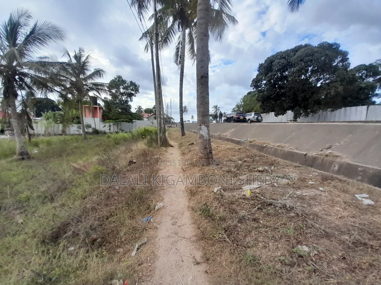 Eneo La Biashara Linauzwa Kigamboni Kibada