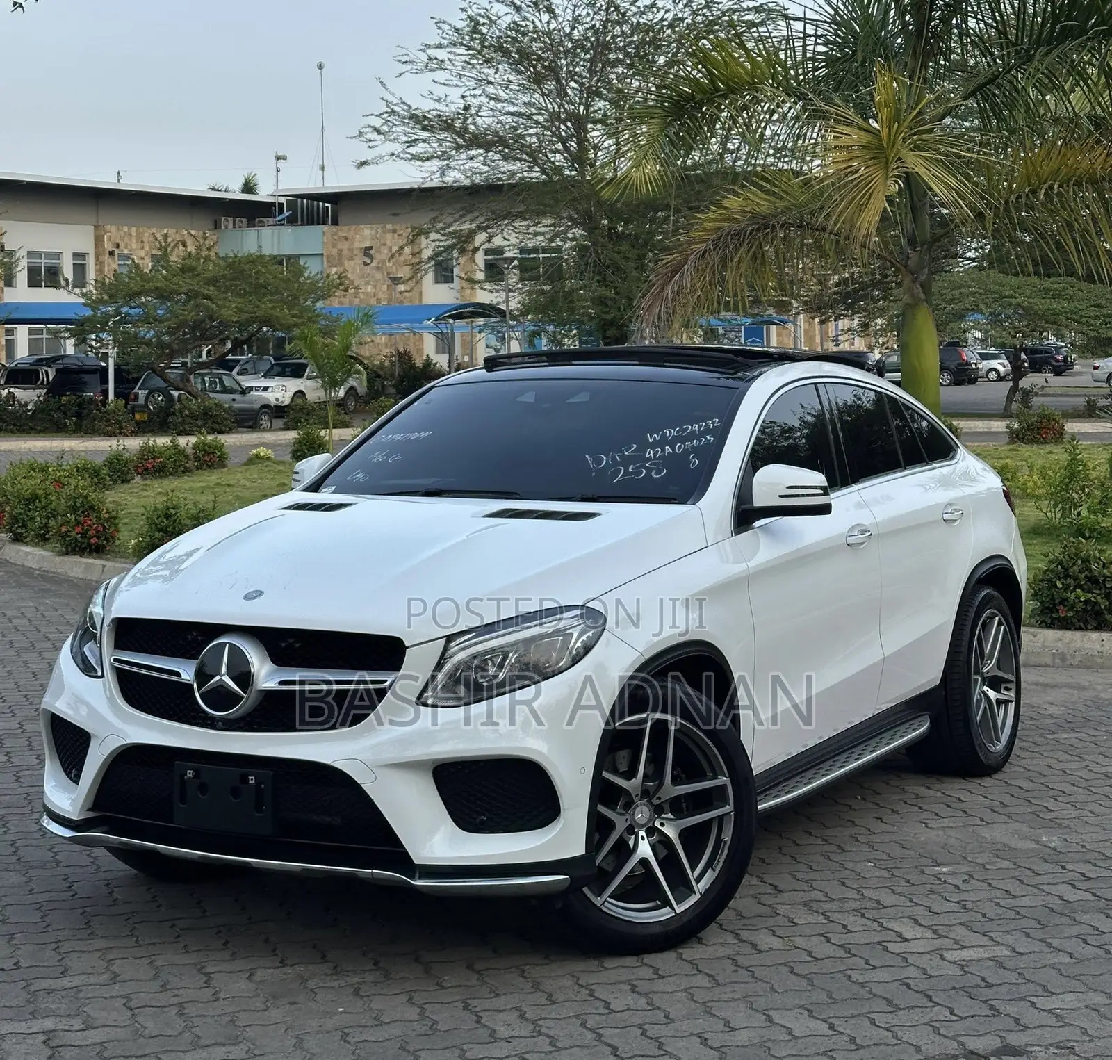 Mercedes-Benz GLE-Class GLE 350d 4MATIC 2016 Pearl