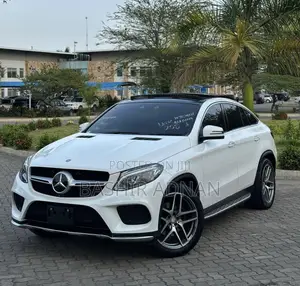 Mercedes-Benz GLE-Class GLE 350d 4MATIC 2016 Pearl