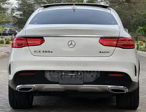 Mercedes-Benz GLE-Class GLE 350d 4MATIC 2016 Pearl