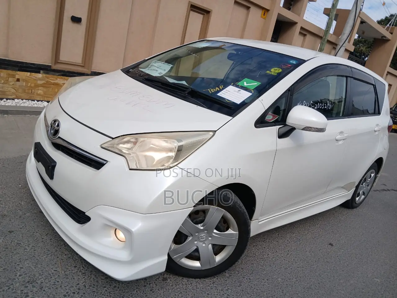 Toyota Ractis 2011 White