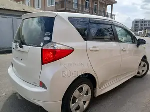 Toyota Ractis 2011 White