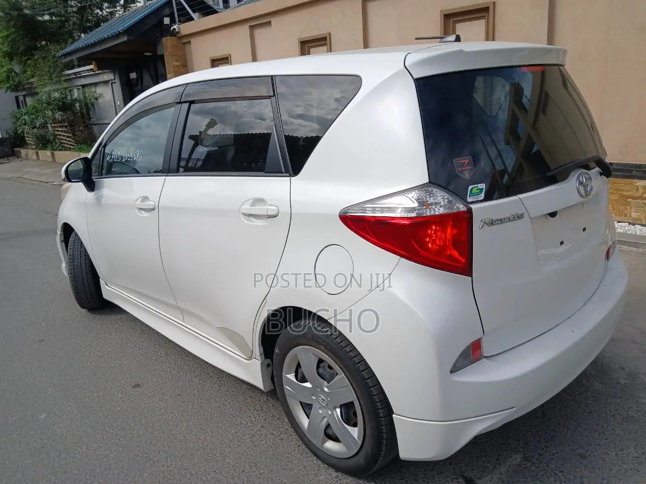 Toyota Ractis 2011 White