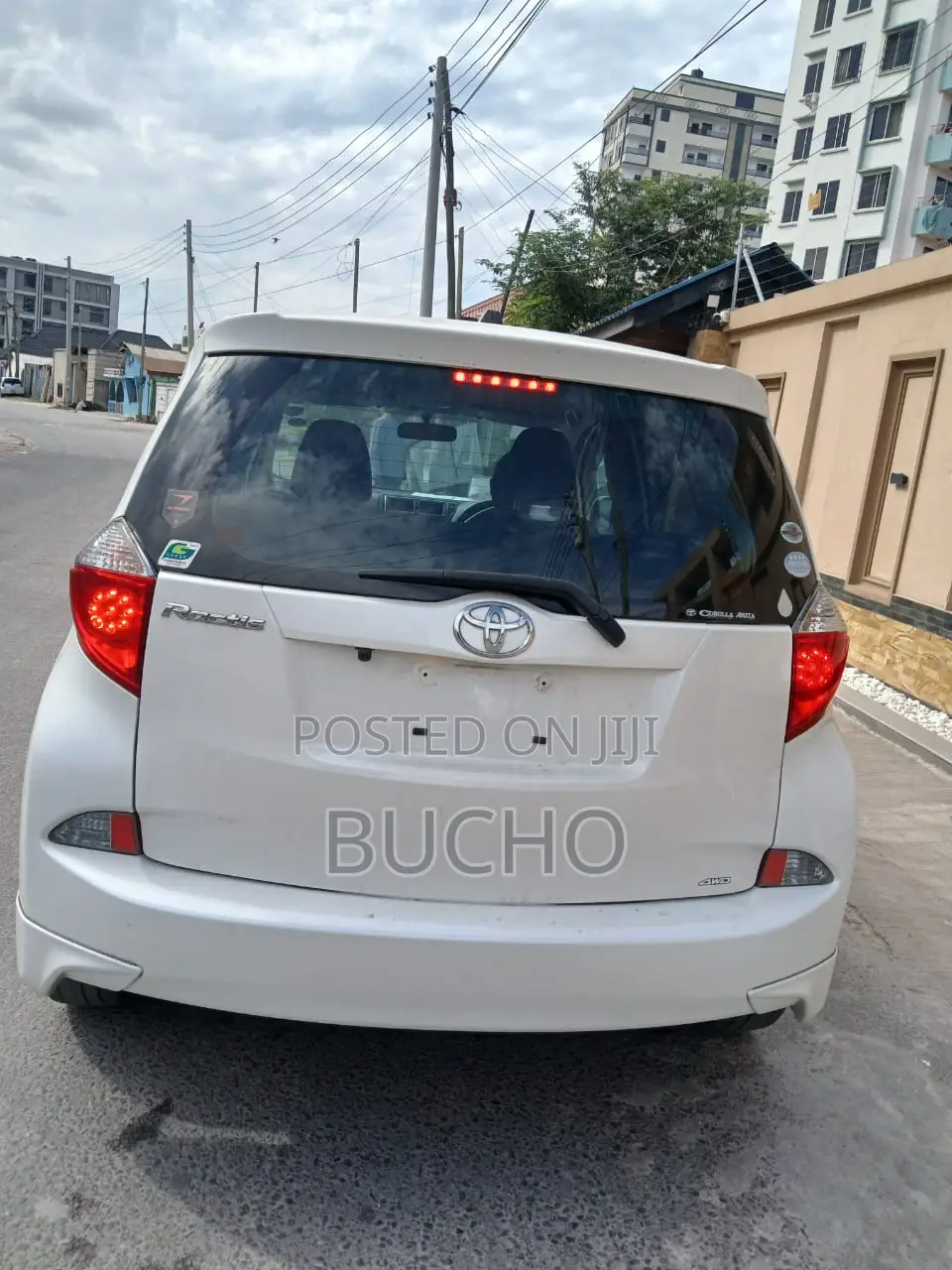 Toyota Ractis 2011 White