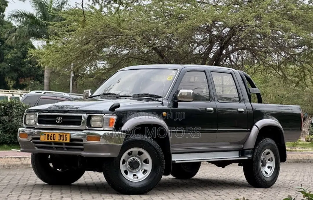 Toyota Hilux 1990 Black