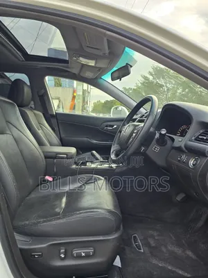 Toyota Crown 2010 White