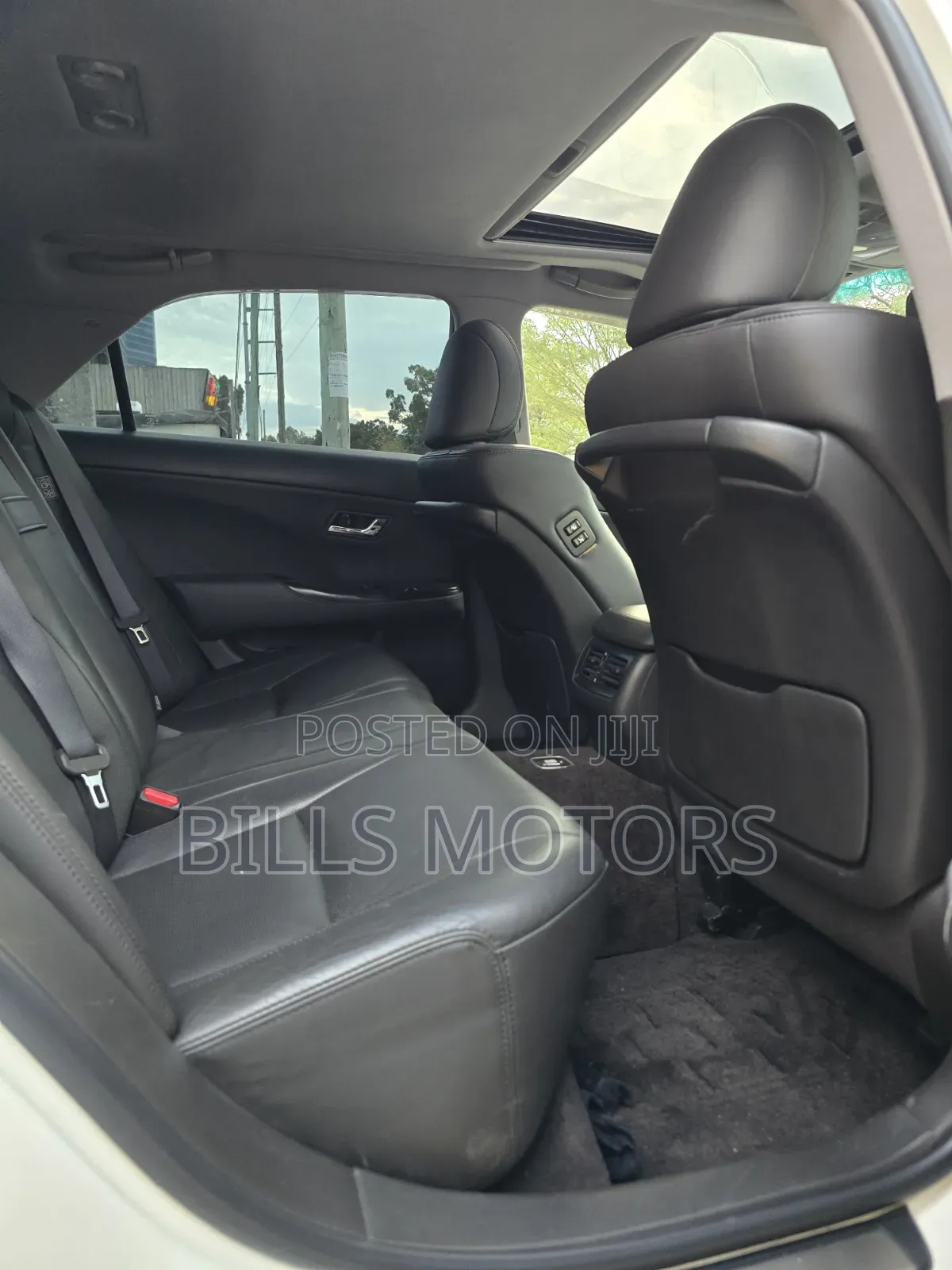 Toyota Crown 2010 White