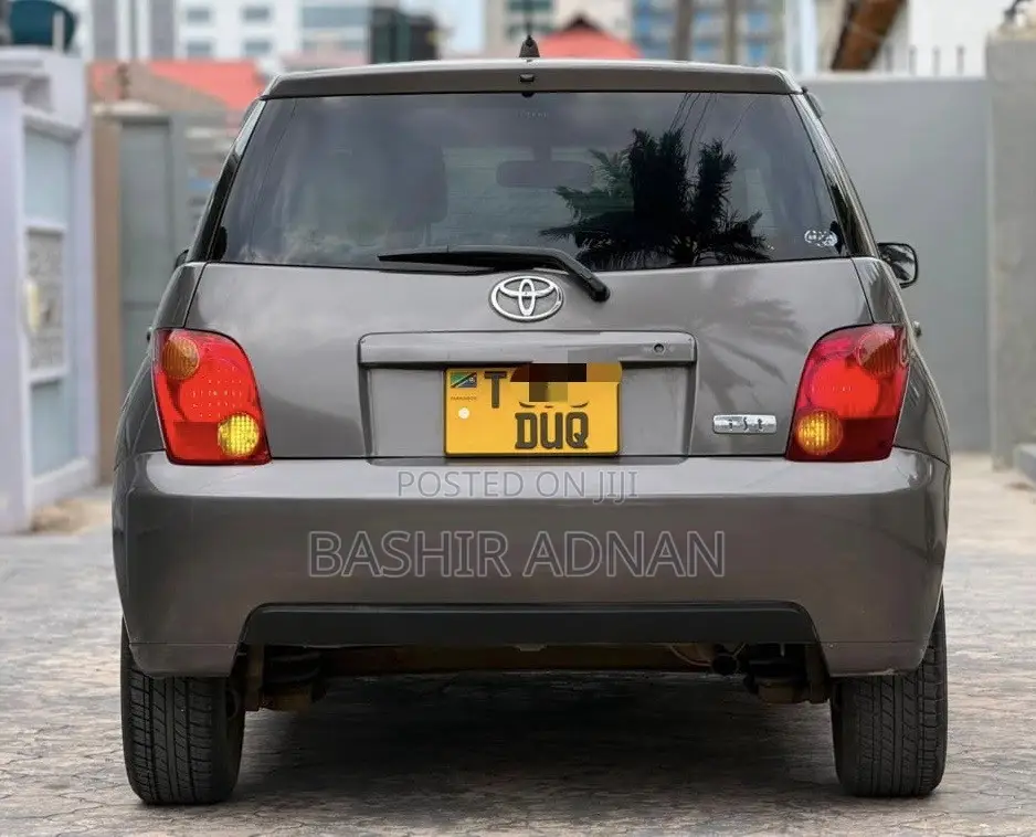Toyota IST 2005 Gray