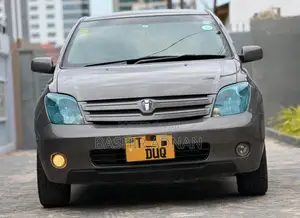 Toyota IST 2005 Gray
