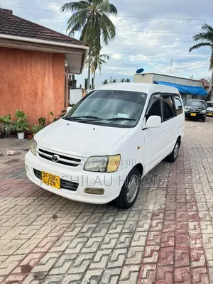 Toyota Noah 2002 White