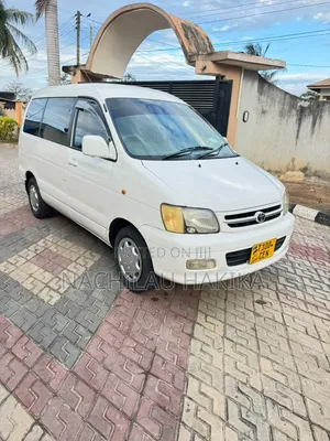 Toyota Noah 2002 White