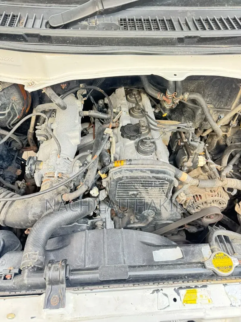 Toyota Noah 2002 White