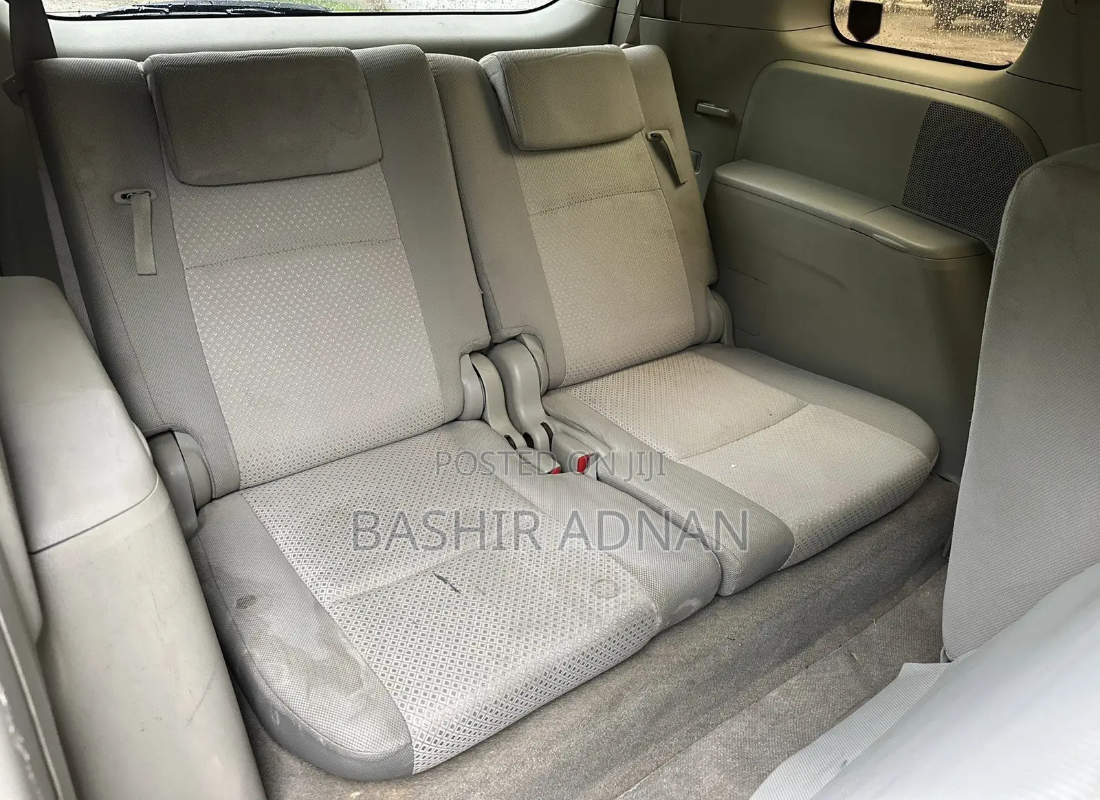 Toyota ISIS 2006 Gray