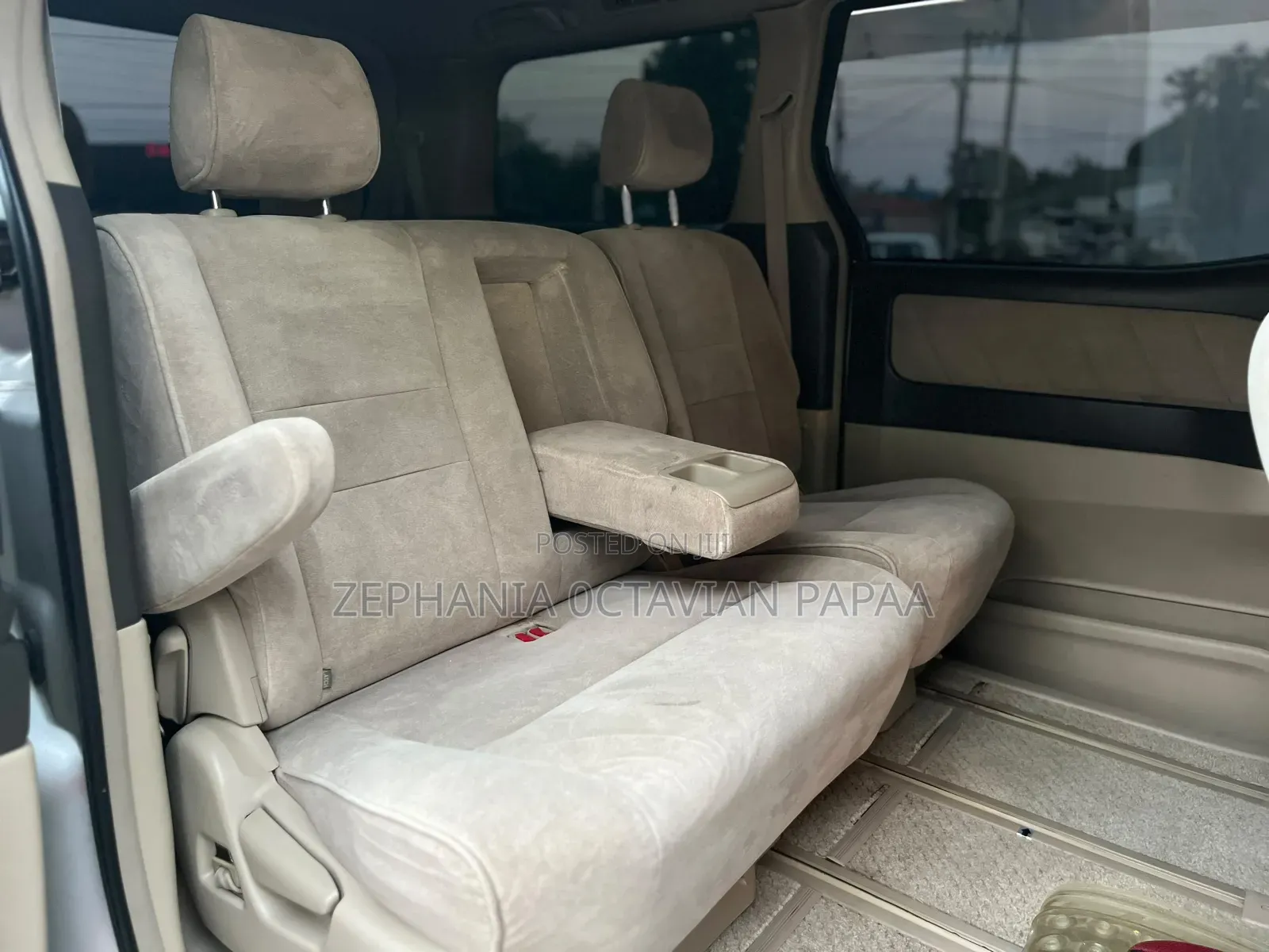 Toyota Alphard 2003 Silver