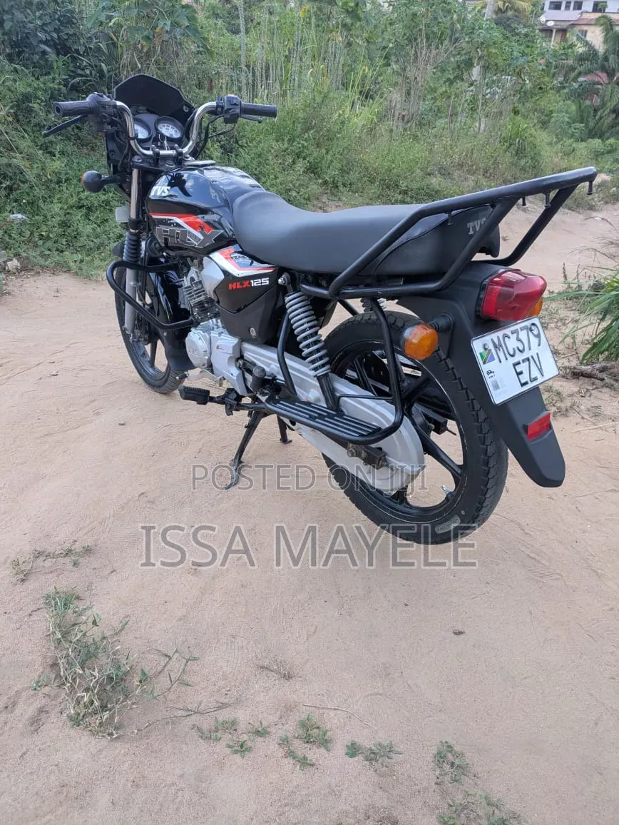 TVS HLX 125 2025 Black