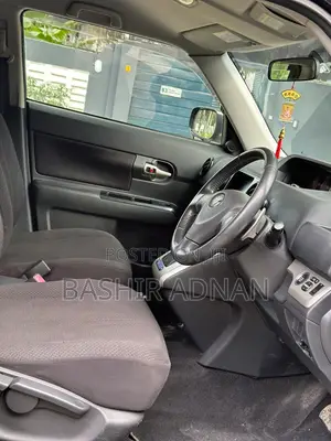 Toyota Corolla Rumion Hatchback 1.5 FWD 2009 Black