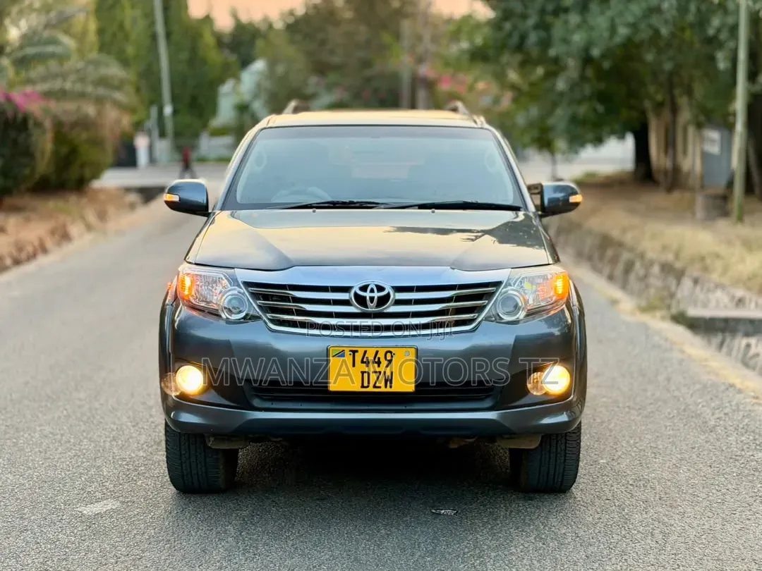 Toyota Fortuner 2013 Beige