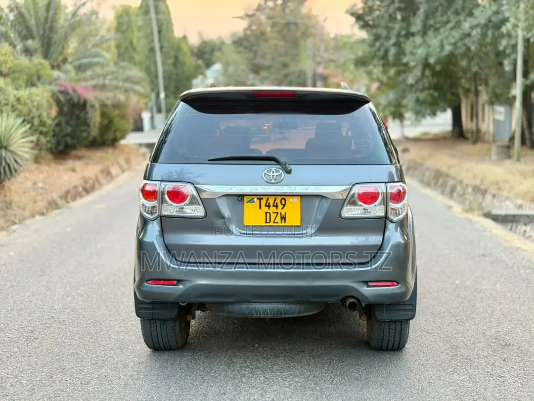 Toyota Fortuner 2013 Beige