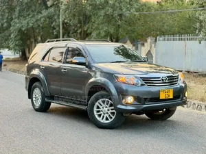 Toyota Fortuner 2013 Beige