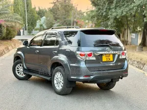 Toyota Fortuner 2013 Beige