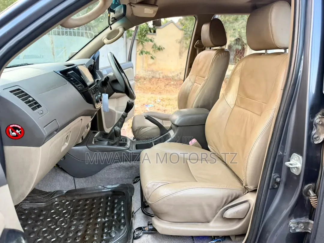 Toyota Fortuner 2013 Beige