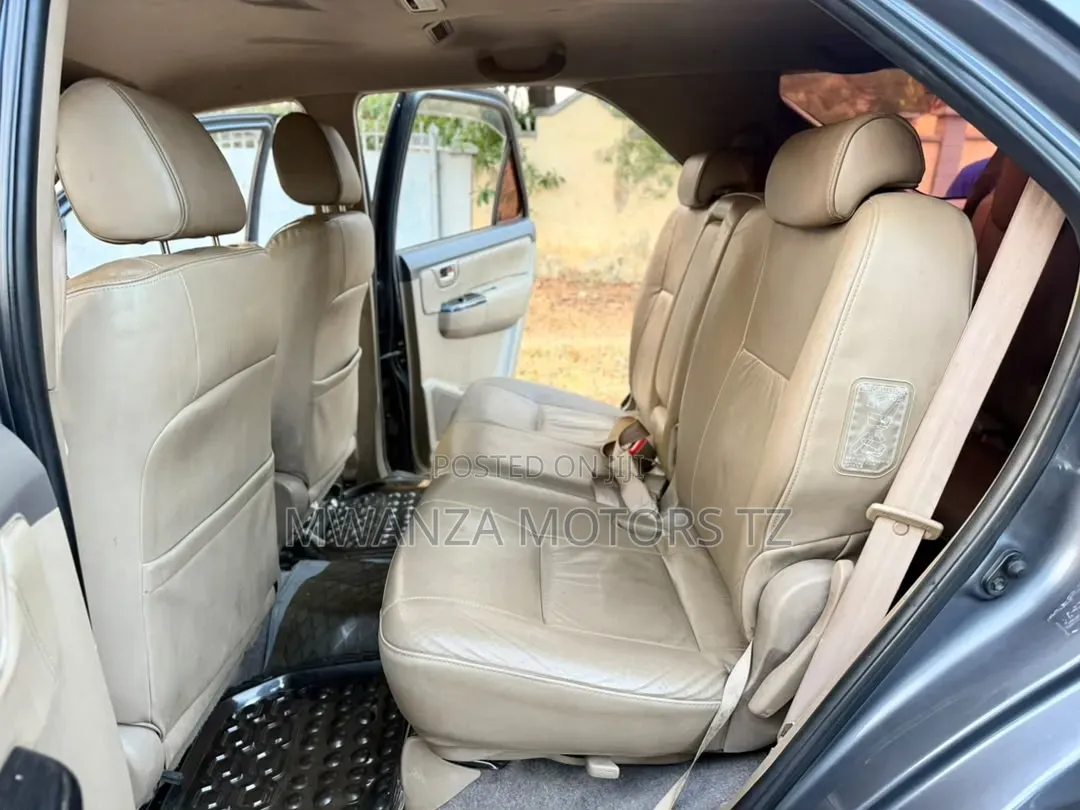 Toyota Fortuner 2013 Beige
