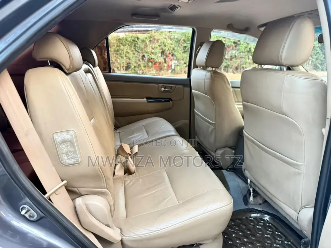 Toyota Fortuner 2013 Beige