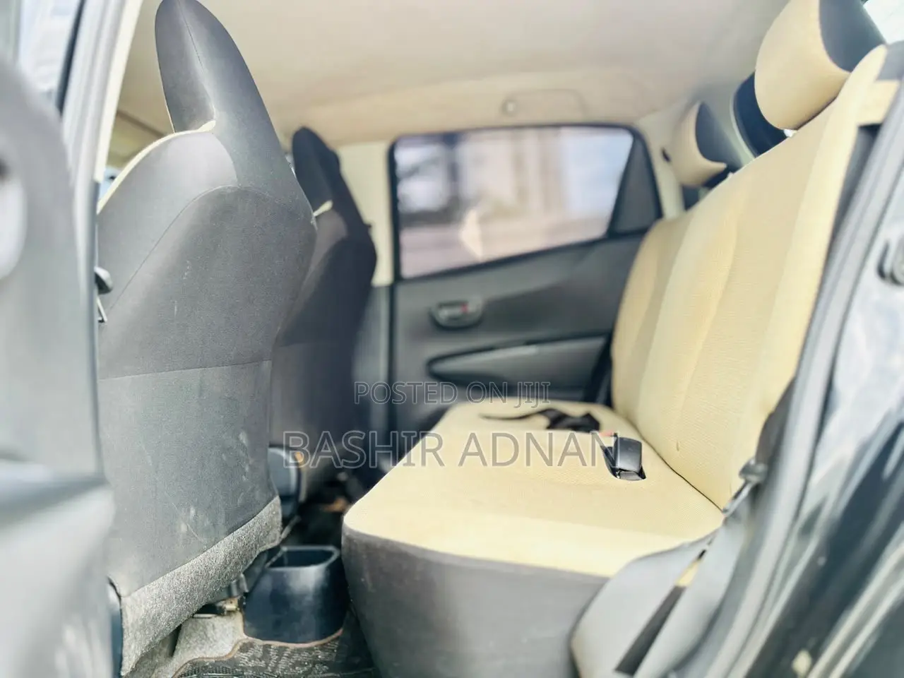 Toyota Vitz 1.0 FWD 5dr 2011 Black