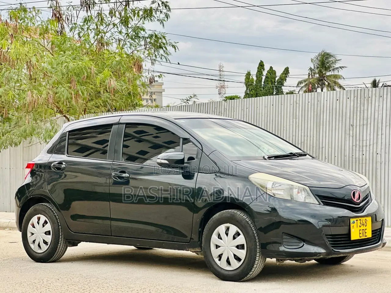Toyota Vitz 1.0 FWD 5dr 2011 Black