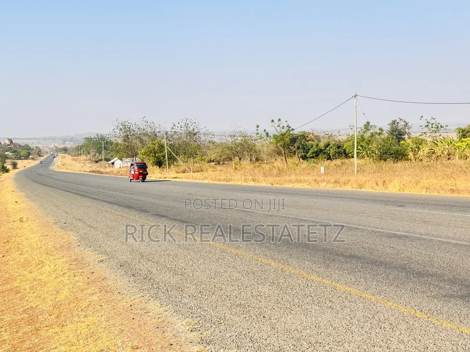 Viwanja Viwili (2) Kwa Pamoja Vinauzw Fela Bandar Jiran Na Reli Ya SGR